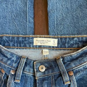 Abercrombie & Fitch 90s Relaxed High Rise Jean